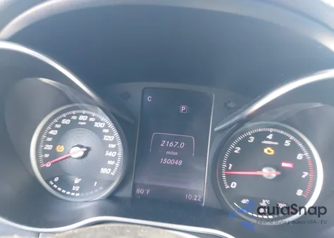 2015 Mercedes-Benz C 300 4Matic z USA, uszkodzony, nr VIN 55SWF4KB3FU009587